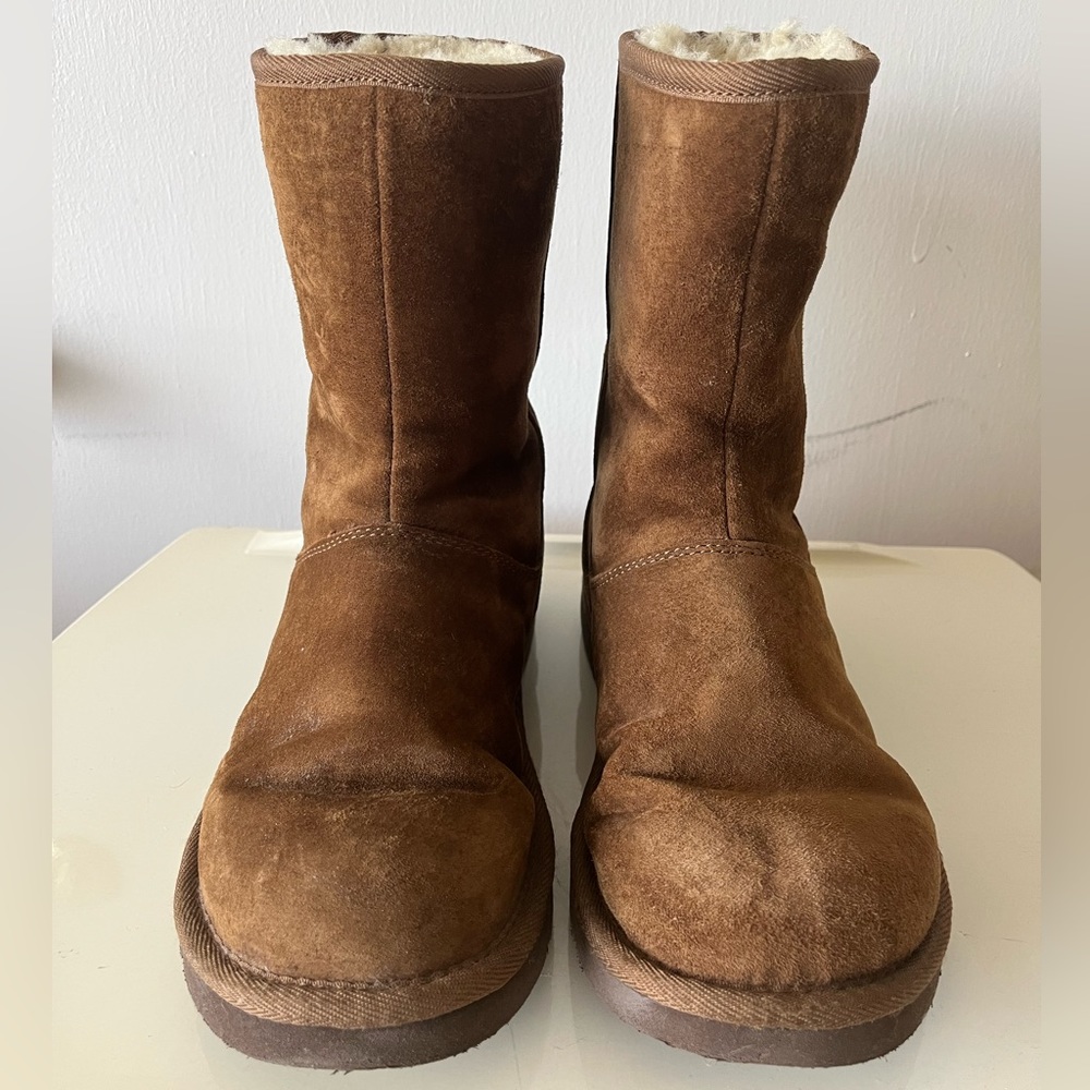 UGG classic winter boot size 8